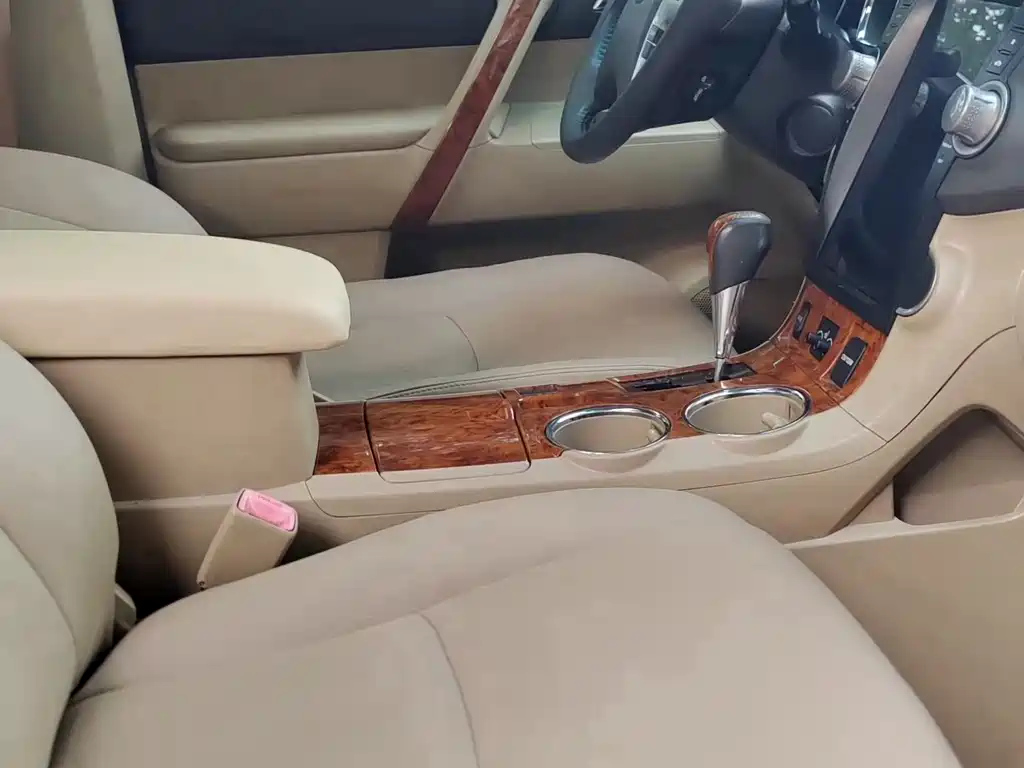 TOYOTA HIGHLANDER 2014