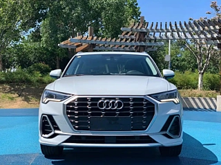 AUDI Q3  2020