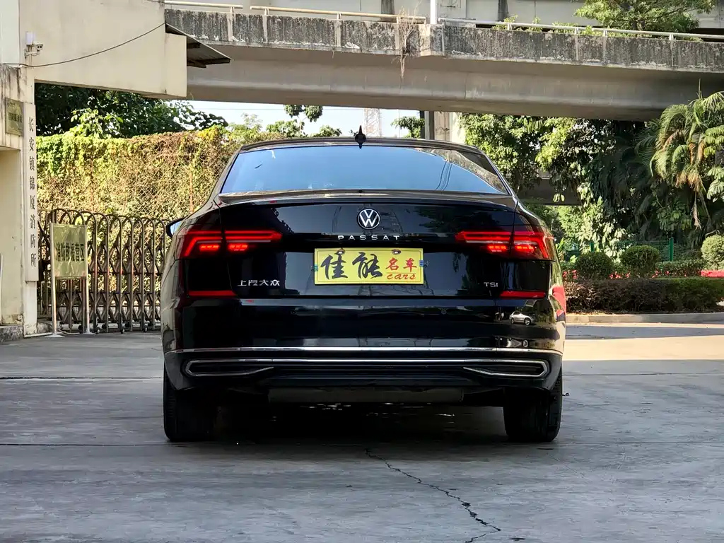 VOLKSWAGEN PASSAT 2021