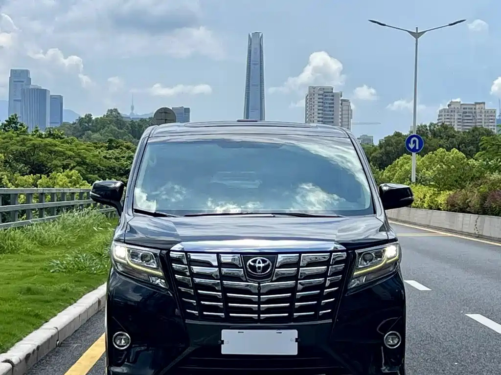 TOYOTA ALPHARD 2015