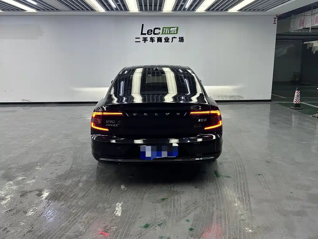 VOLVO S90 2022