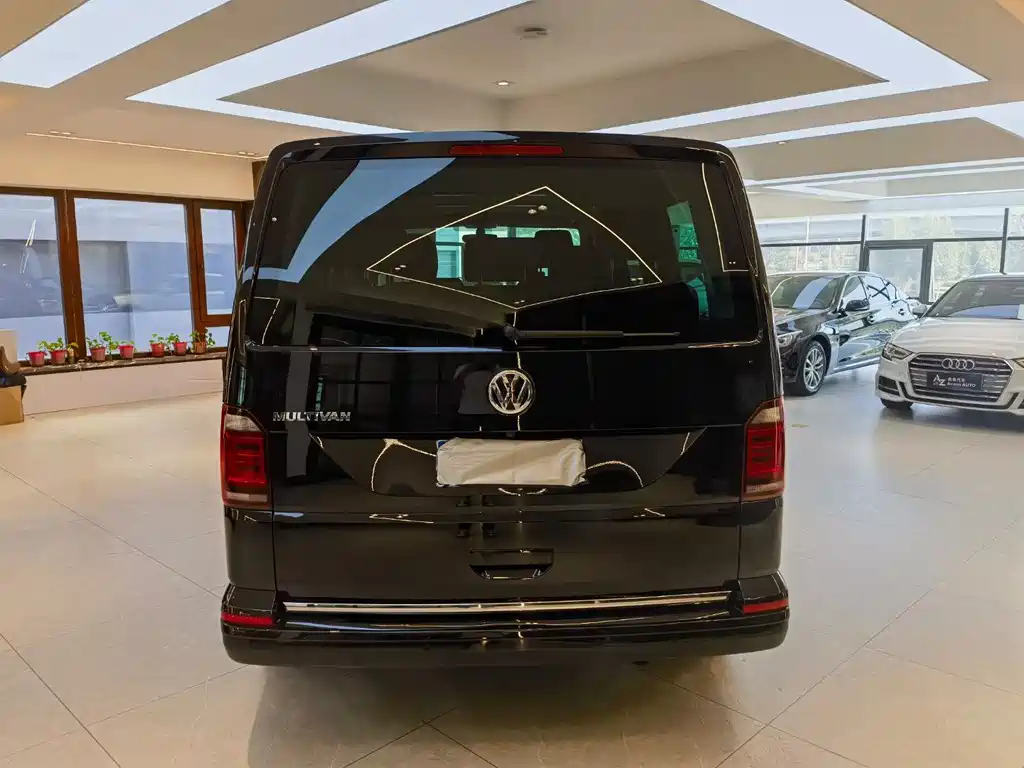 VOLKSWAGEN MULTIVAN 2019