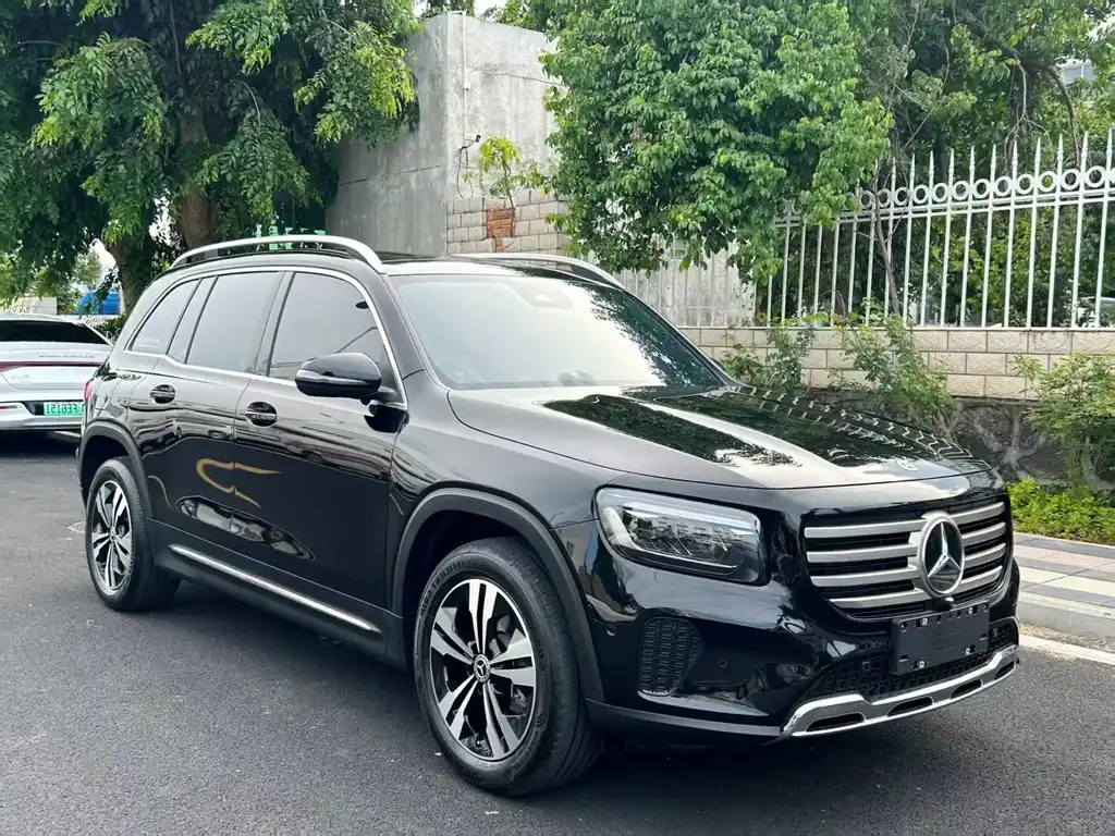 MERCEDES BENZ GLB 2024