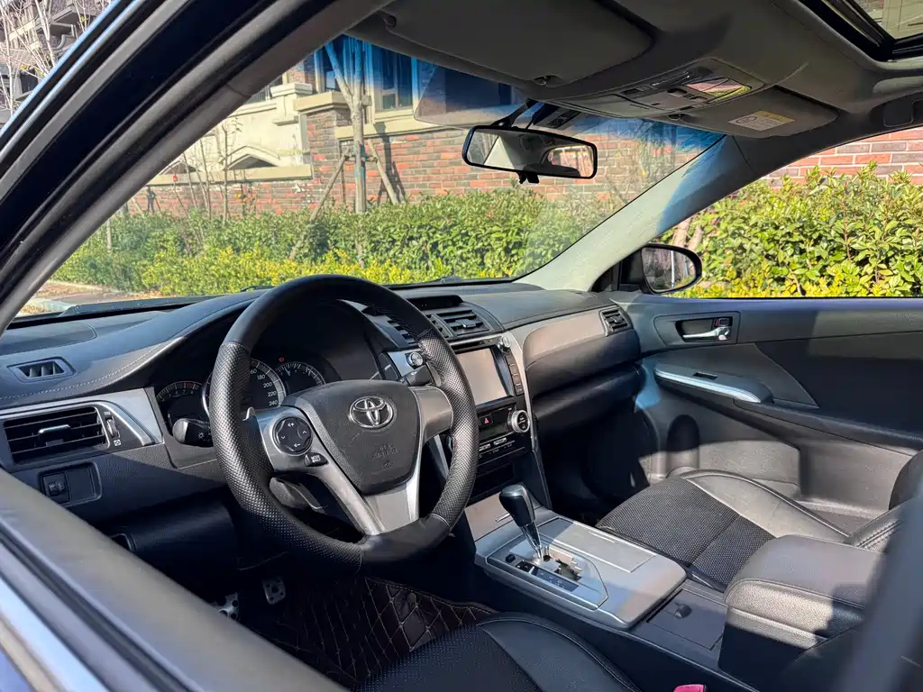 TOYOTA CAMRY 2012