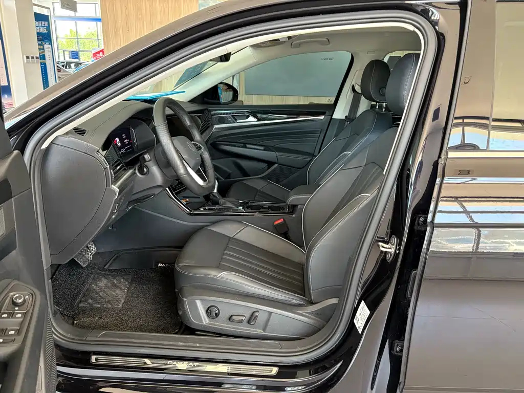 VOLKSWAGEN PASSAT 2022