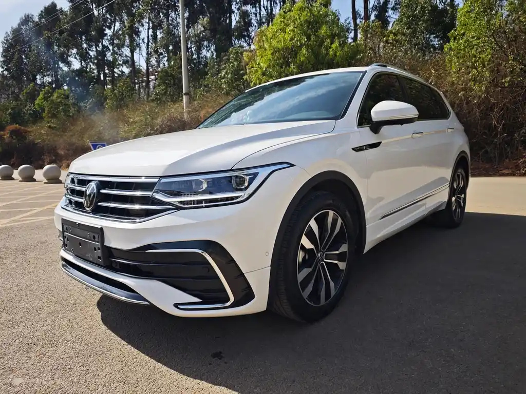 VOLKSWAGEN TIGUAN L 2022
