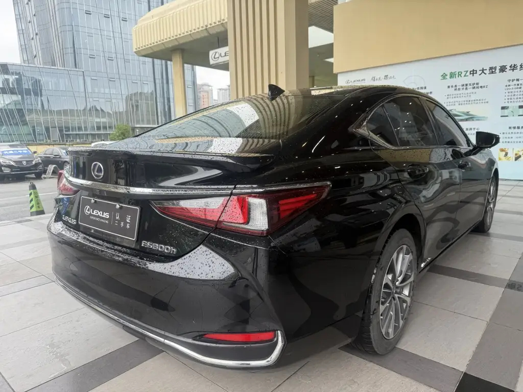 LEXUS ES 2021