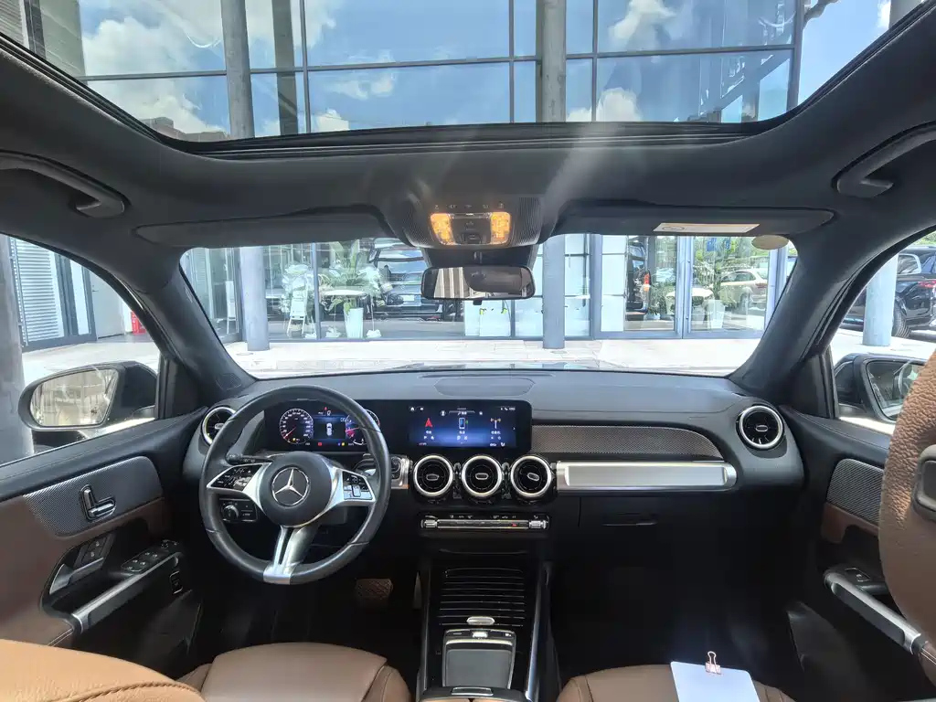 MERCEDES BENZ GLB 2024