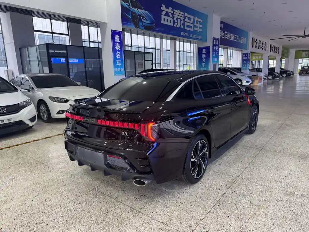 LYNK&CO 03 2023