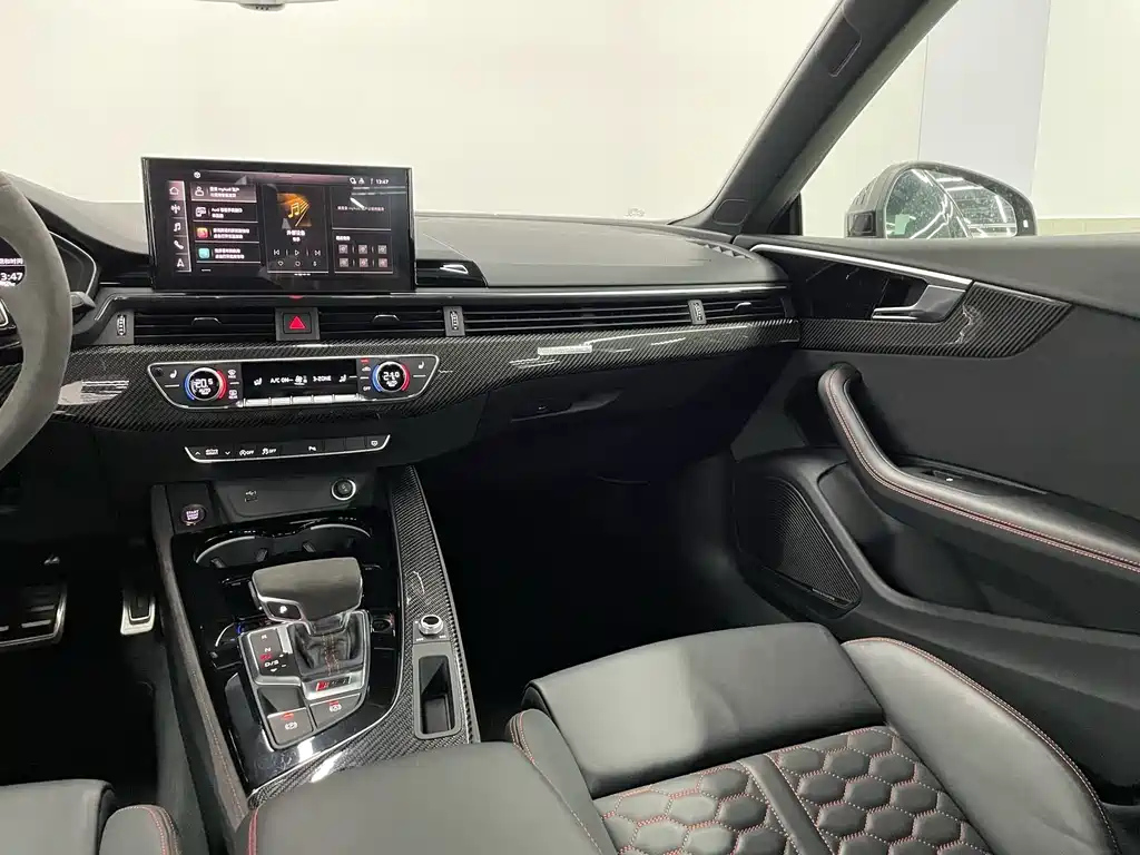 AUDI A5 2024