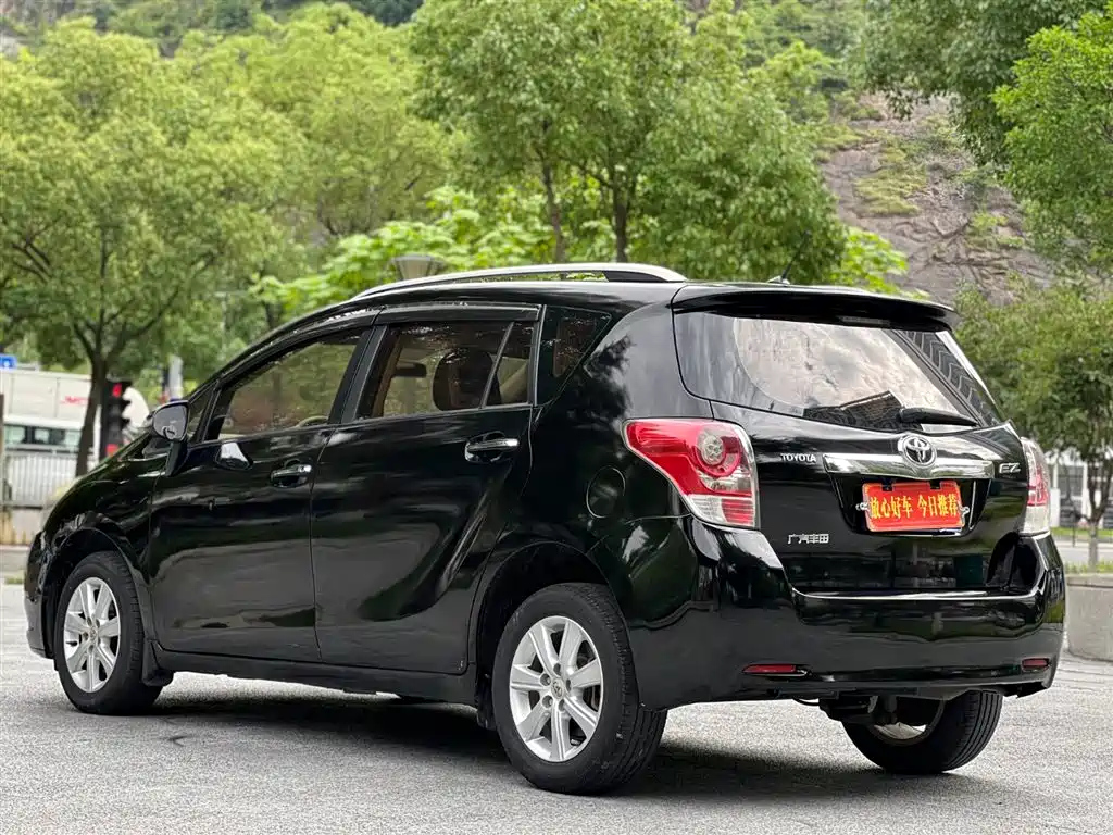 TOYOTA ESCAPE 2014