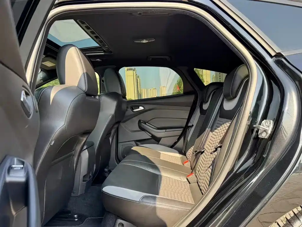 FORD FOCUS IMPORT 2015