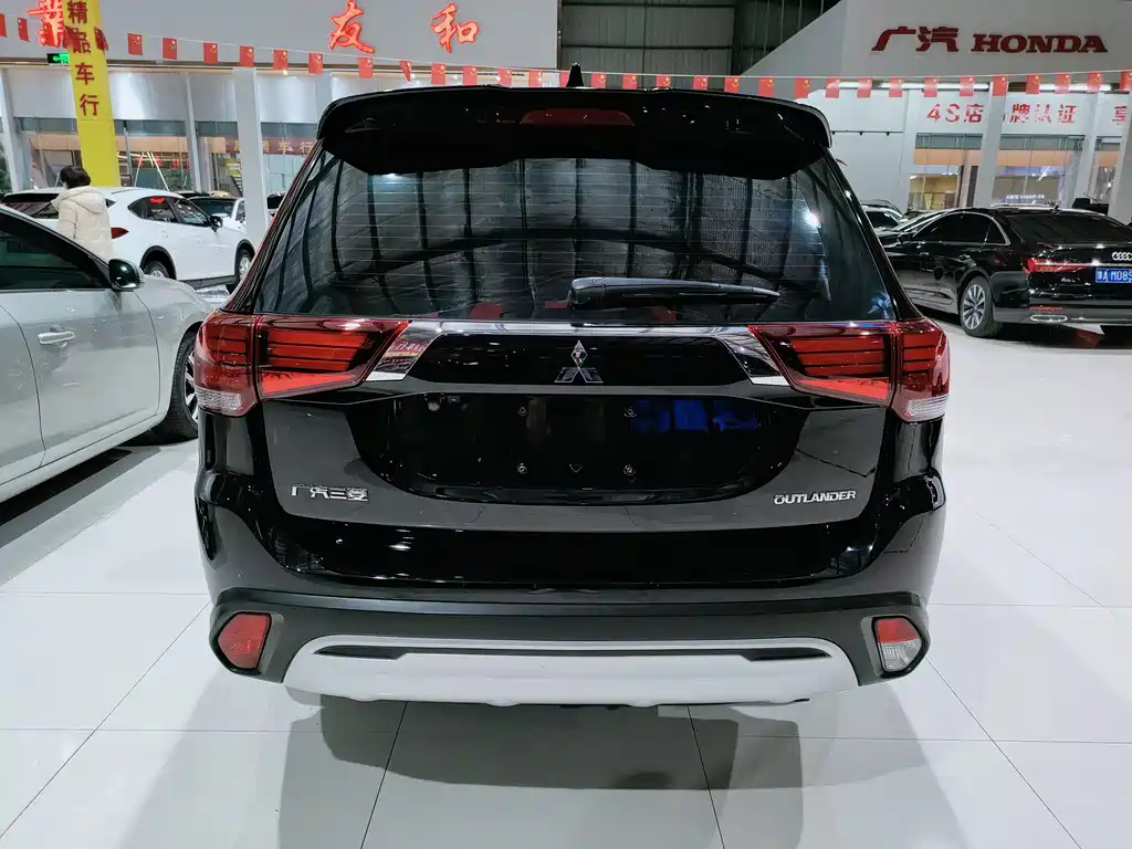 MITSUBISHI OUTLANDER 2019