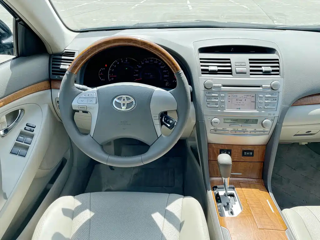 TOYOTA CAMRY 2011