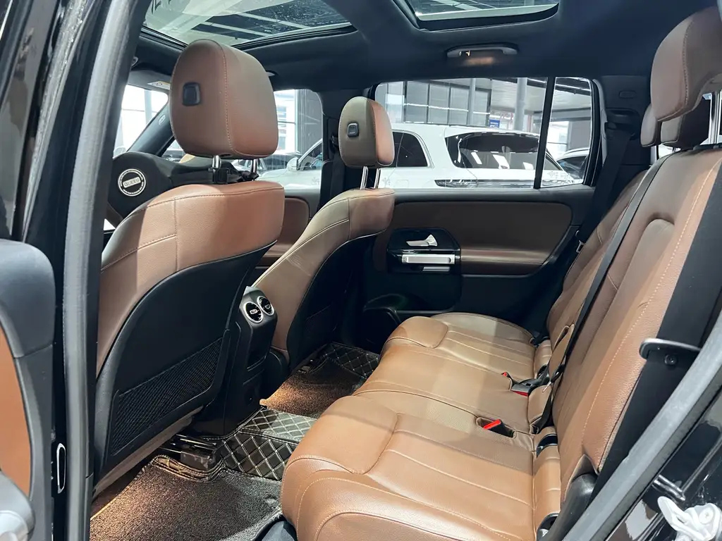 MERCEDES BENZ GLB 2023