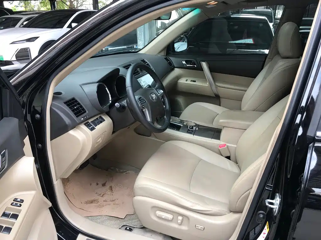 TOYOTA HIGHLANDER 2015