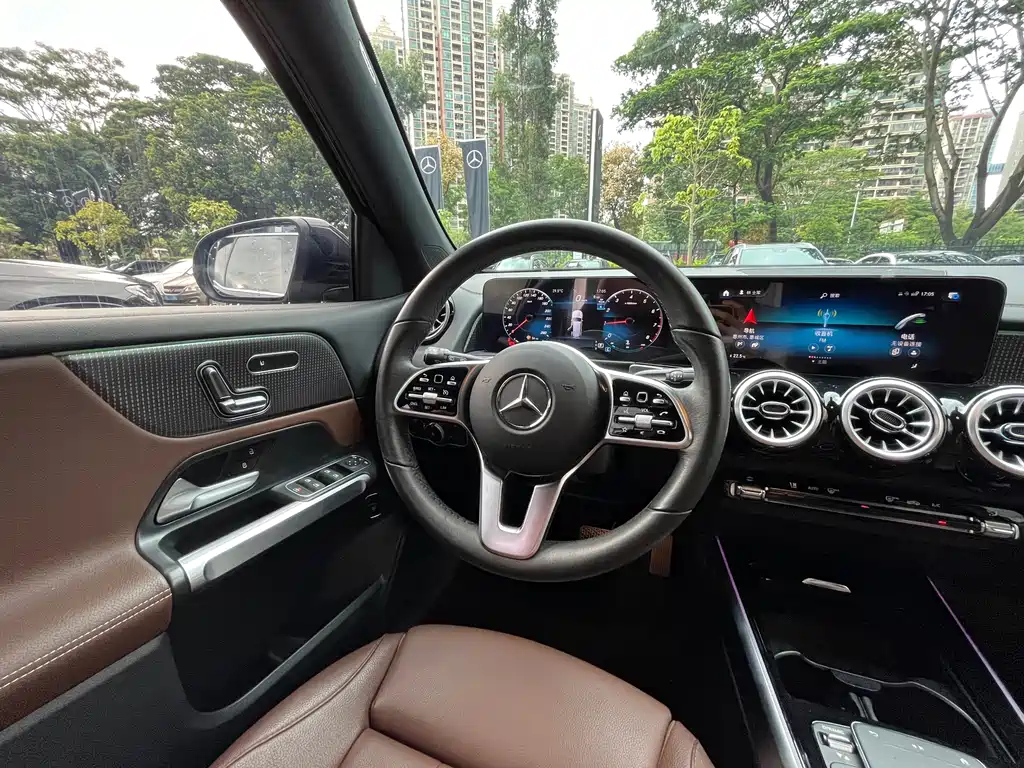 MERCEDES BENZ GLB 2023