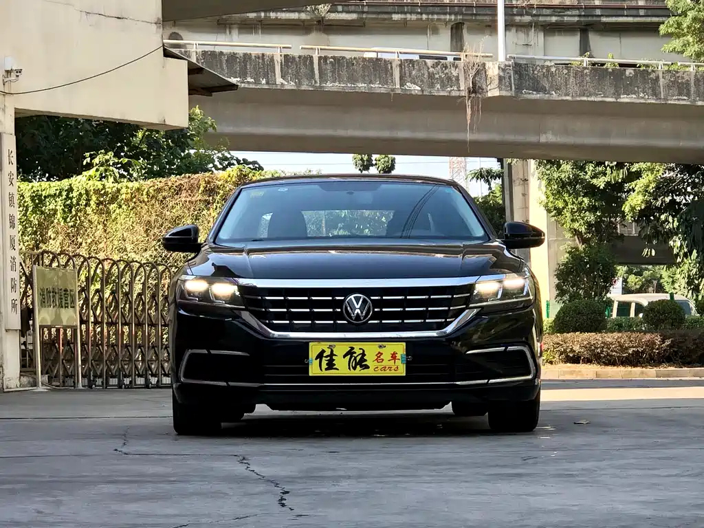 VOLKSWAGEN PASSAT 2021