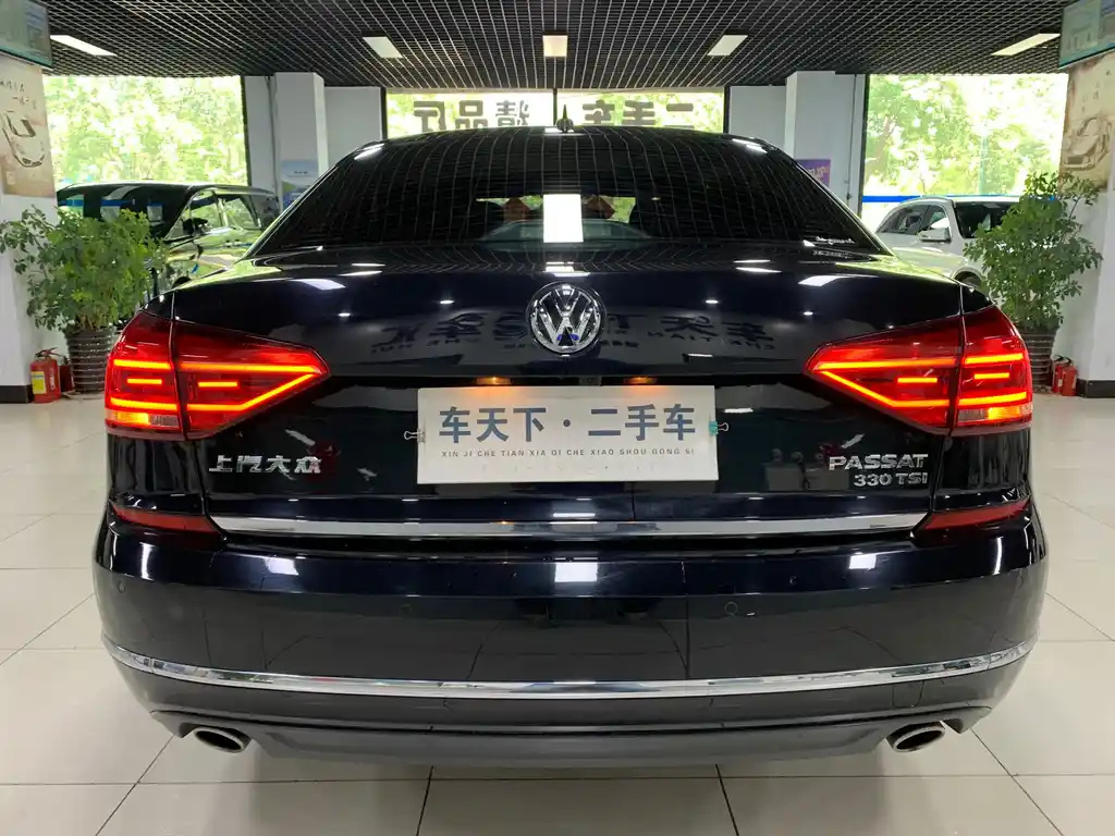 VOLKSWAGEN PASSAT 2017