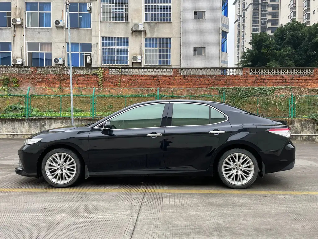 TOYOTA CAMRY 2020