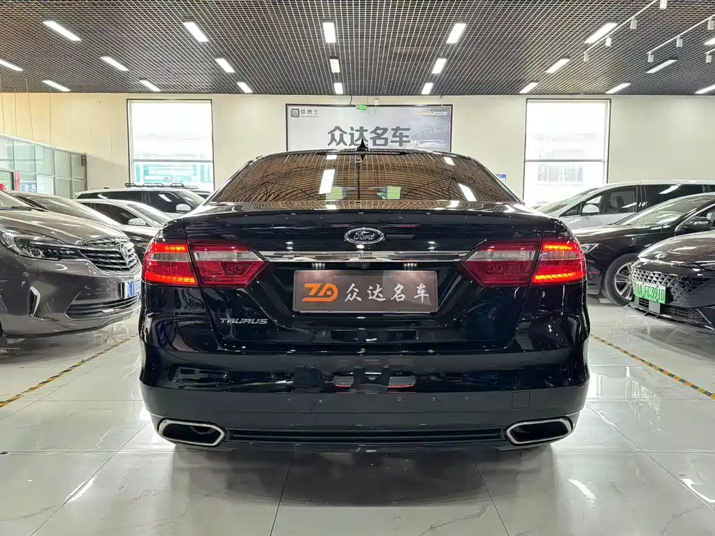FORD TAURUS 2017