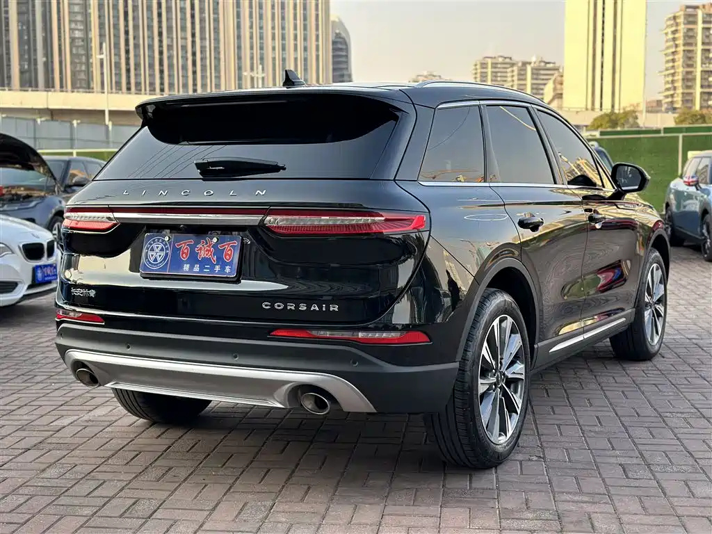 LINCOLN ADVENTURER 2021