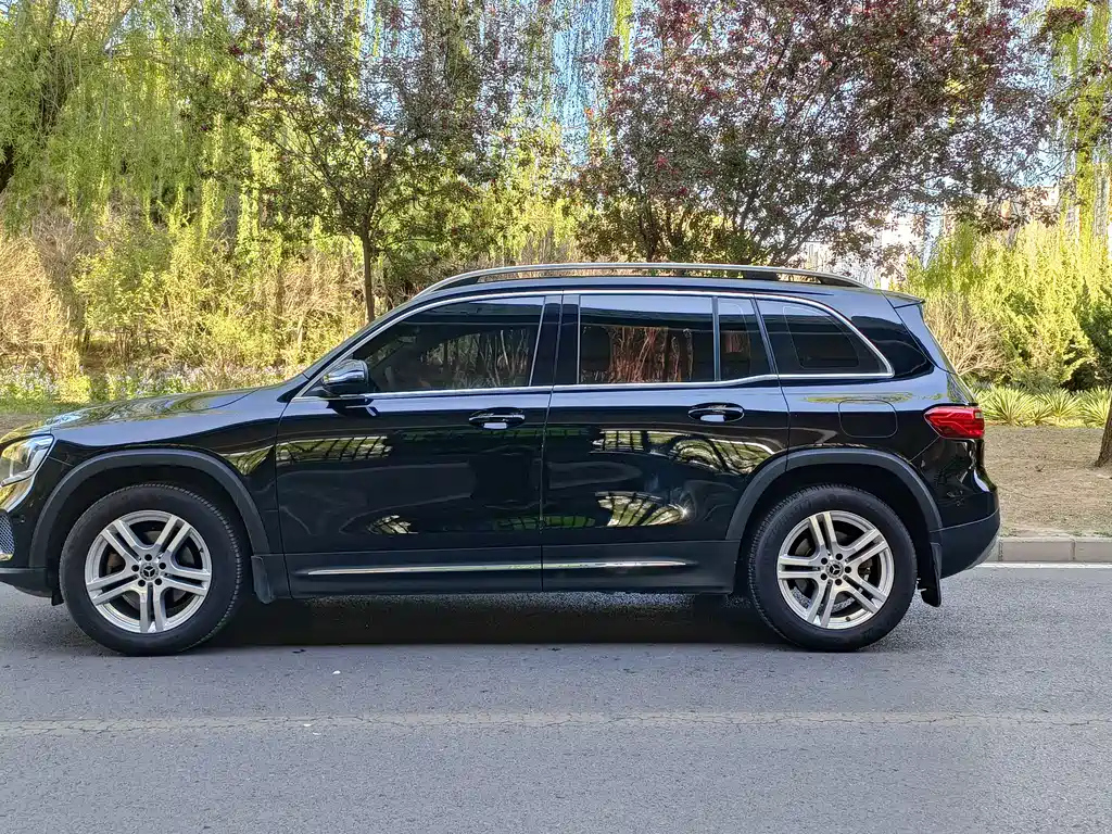 MERCEDES BENZ GLB 2020