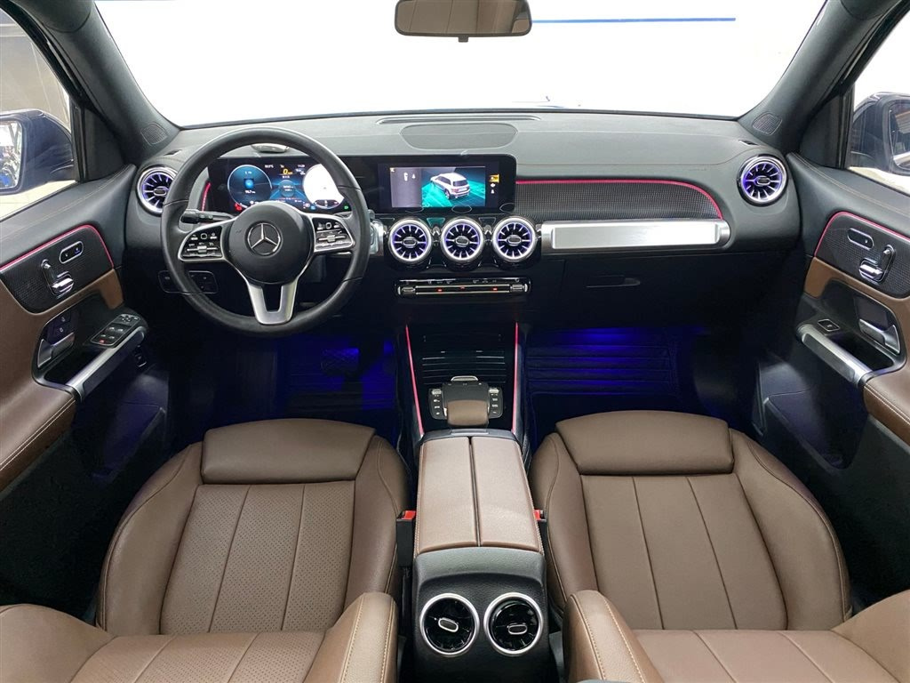 MERCEDES BENZ GLB 2023