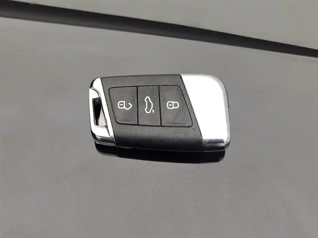 VOLKSWAGEN PASSAT 2019