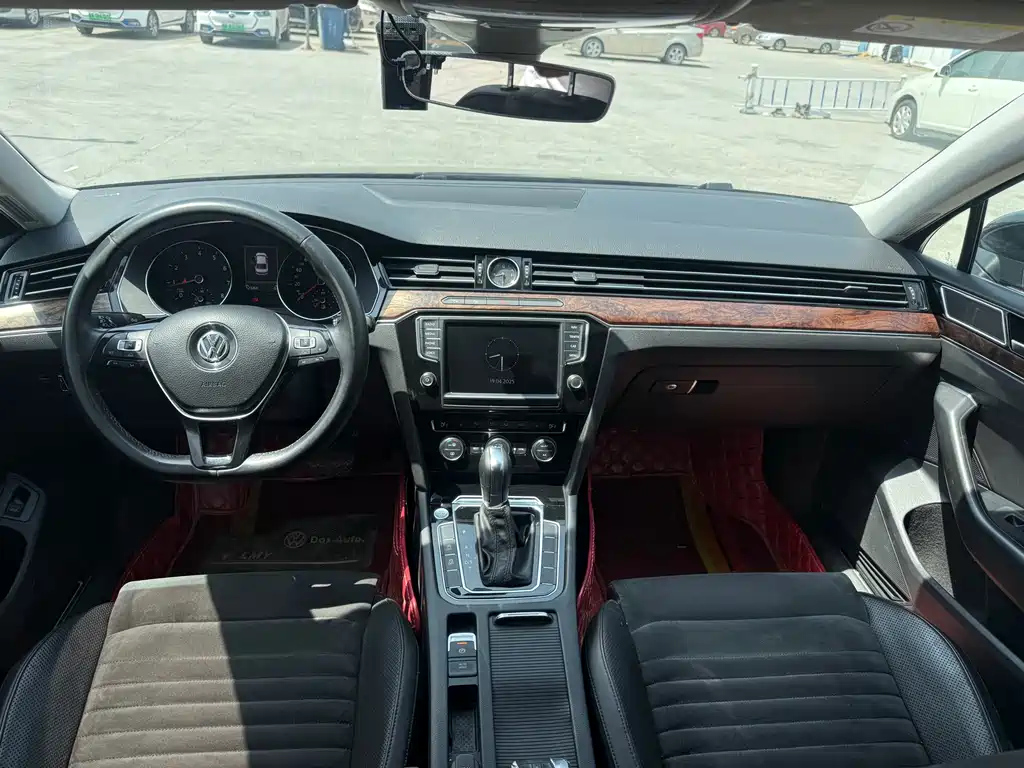 VOLKSWAGEN MAGOTAN 2017
