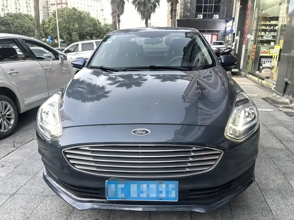 FORD ESCORT 2019