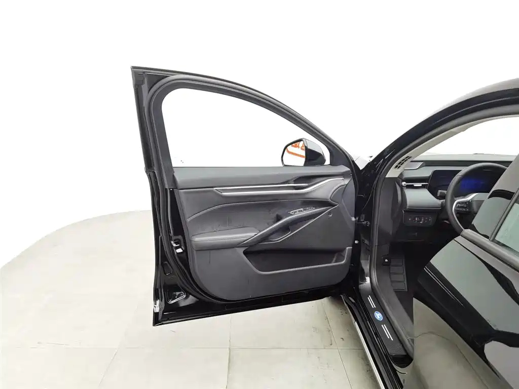 FORD MONDEO 2025