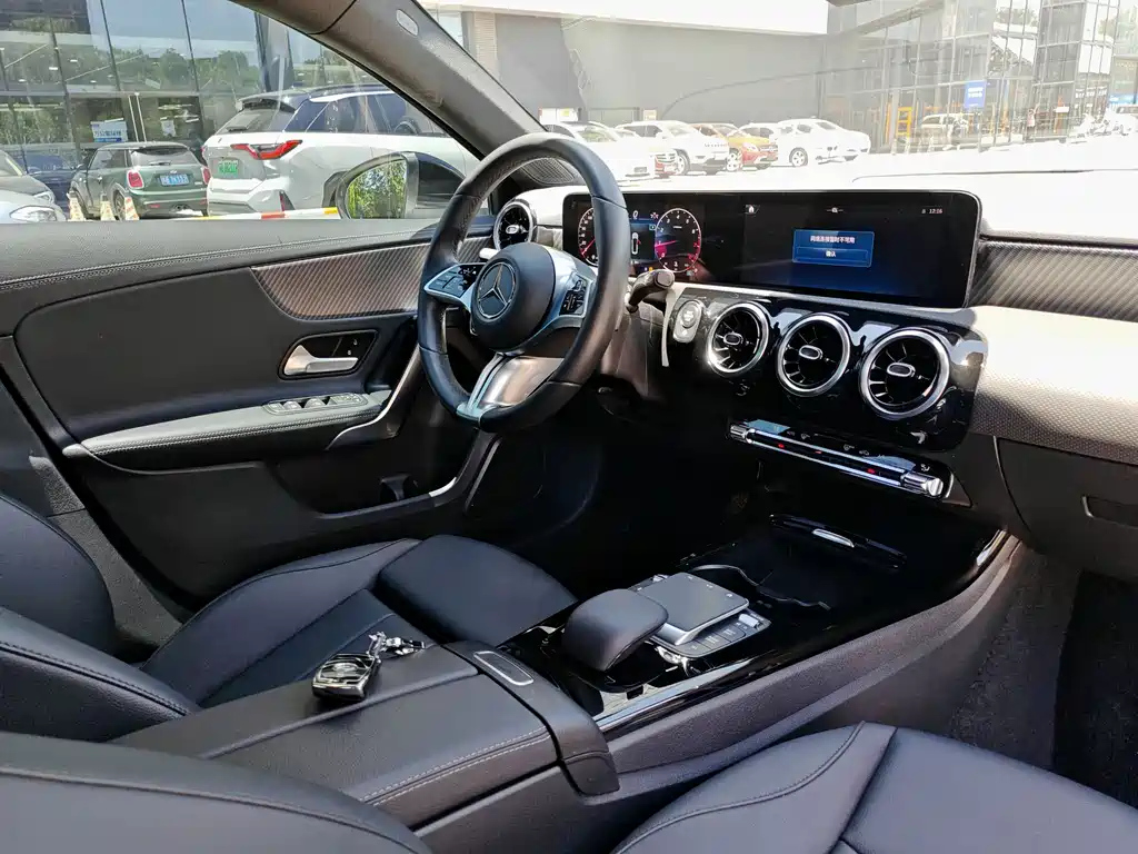 MERCEDES BENZ A-CLASS 2024