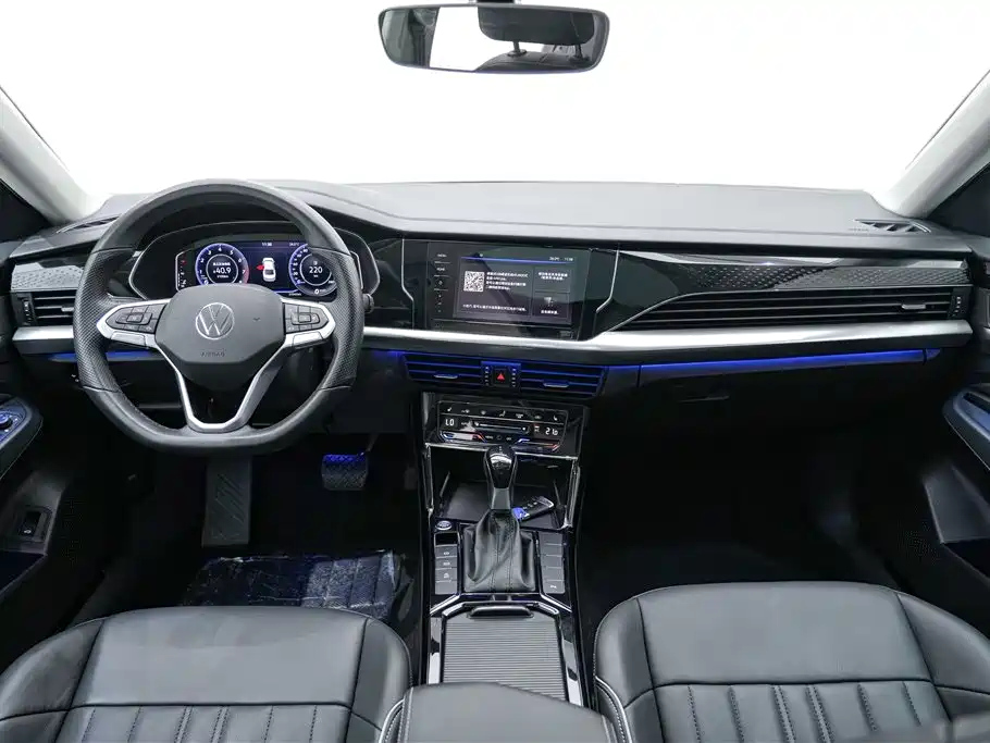 VOLKSWAGEN PASSAT 2022