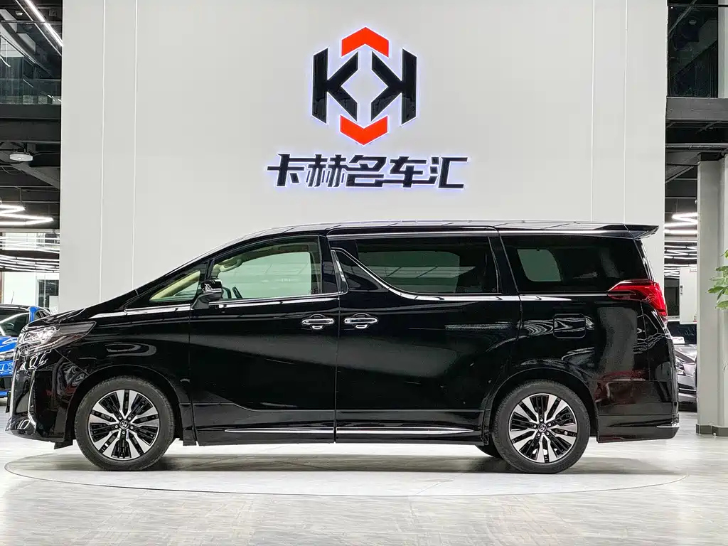 TOYOTA ALPHARD 2018