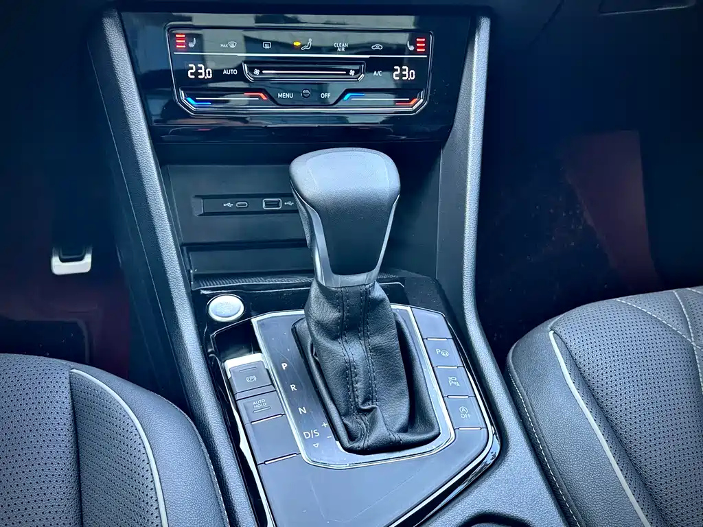 VOLKSWAGEN TIGUAN L 2022