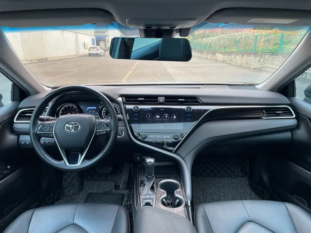 TOYOTA CAMRY 2020