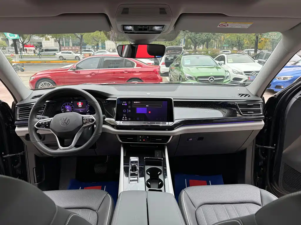 VOLKSWAGEN TOURAN 2022