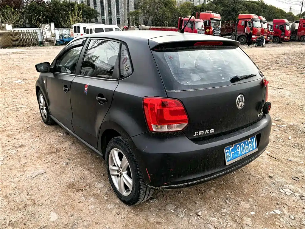 VOLKSWAGEN POLO 2013