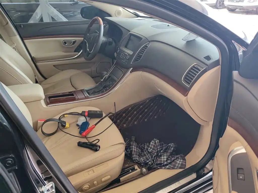 ROEWE 950 2015