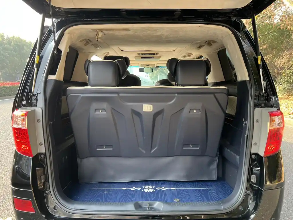 TOYOTA ALPHARD 2012