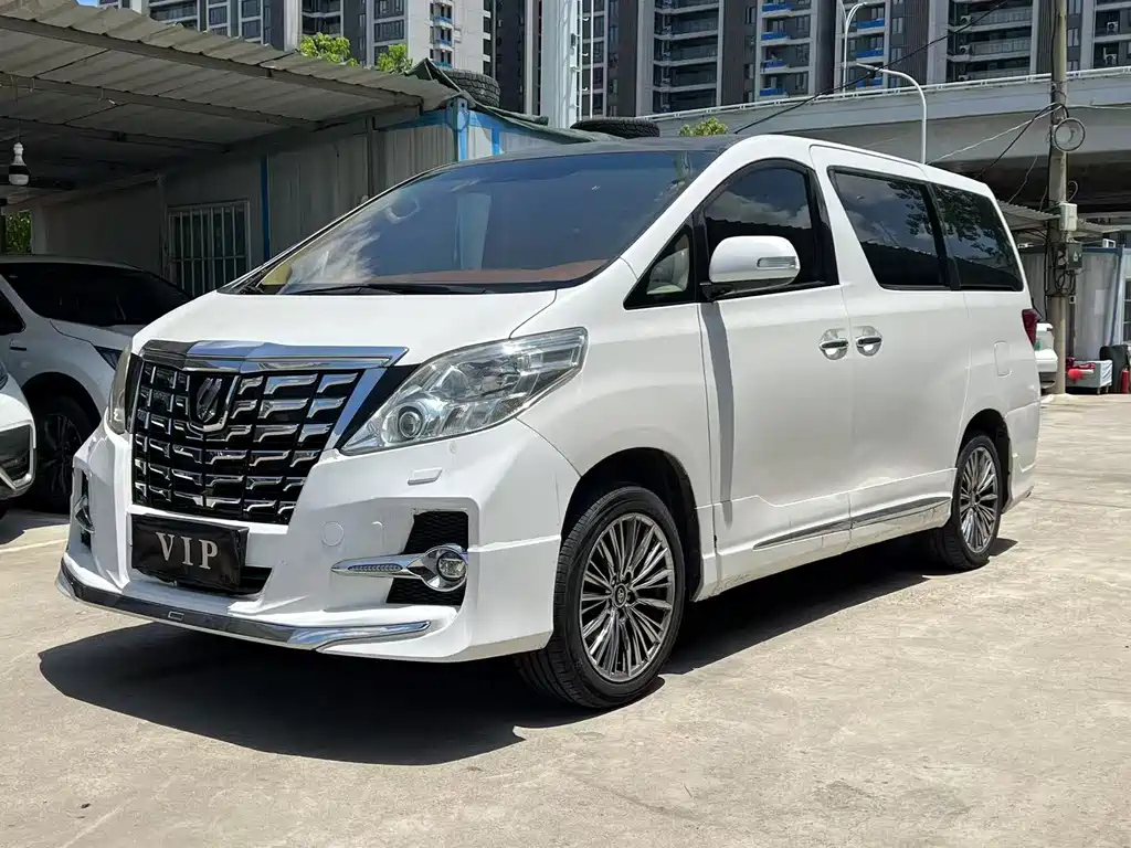 TOYOTA ALPHARD 2011