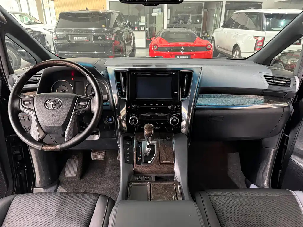 TOYOTA ALPHARD 2019