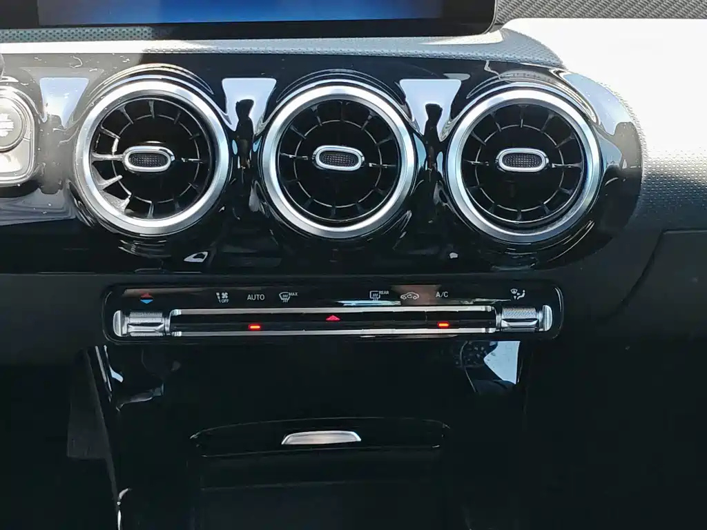MERCEDES BENZ A-CLASS 2024