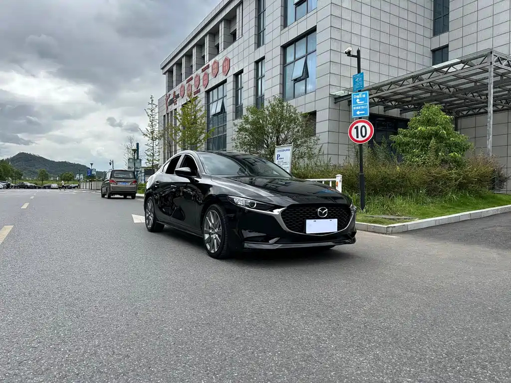 MAZDA 3 AXELA 2023