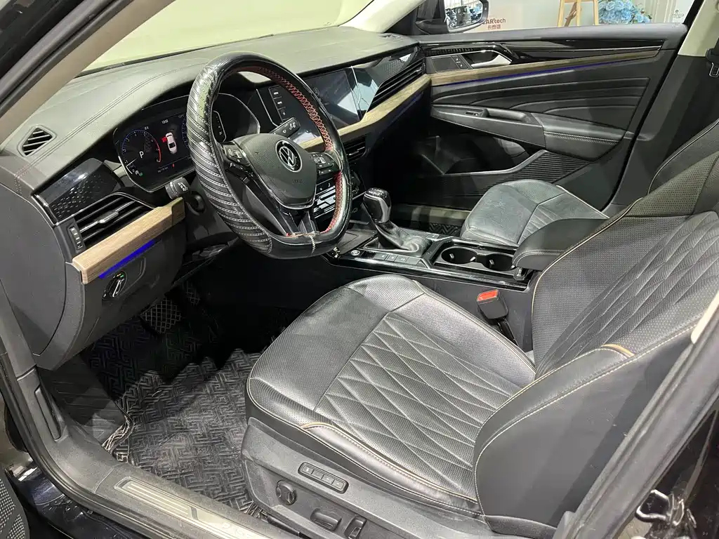 VOLKSWAGEN PASSAT 2021