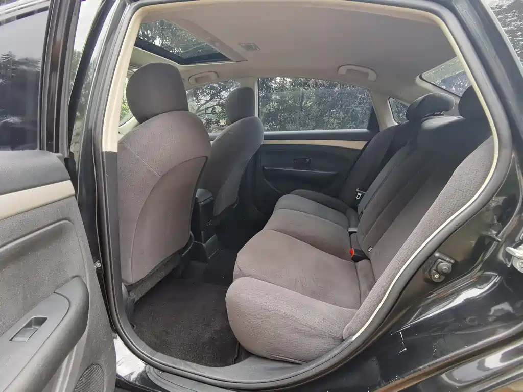NISSAN SYLPHY 2018