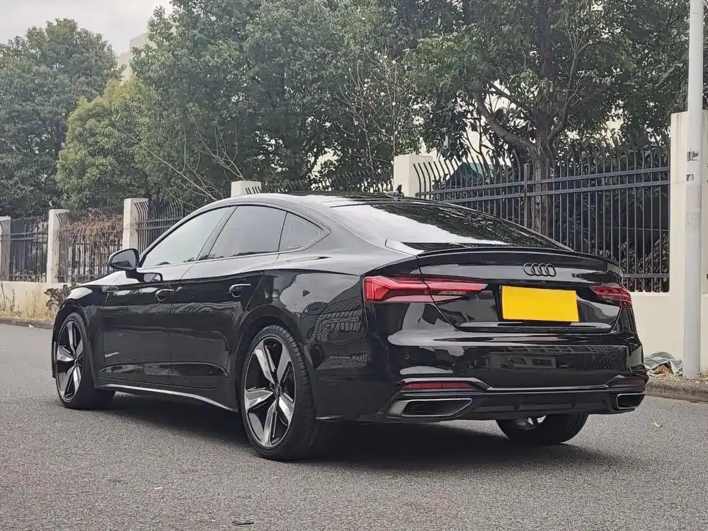AUDI A5 2022