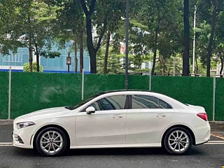 MERCEDES BENZ A-CLASS 2022