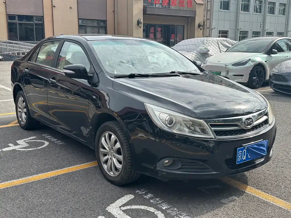 BYD SURUI 2014